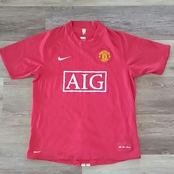 man utd aig jersey